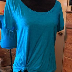 💙 BeAuTiFuL BLuE 💙 Cold shoulder t-shirt